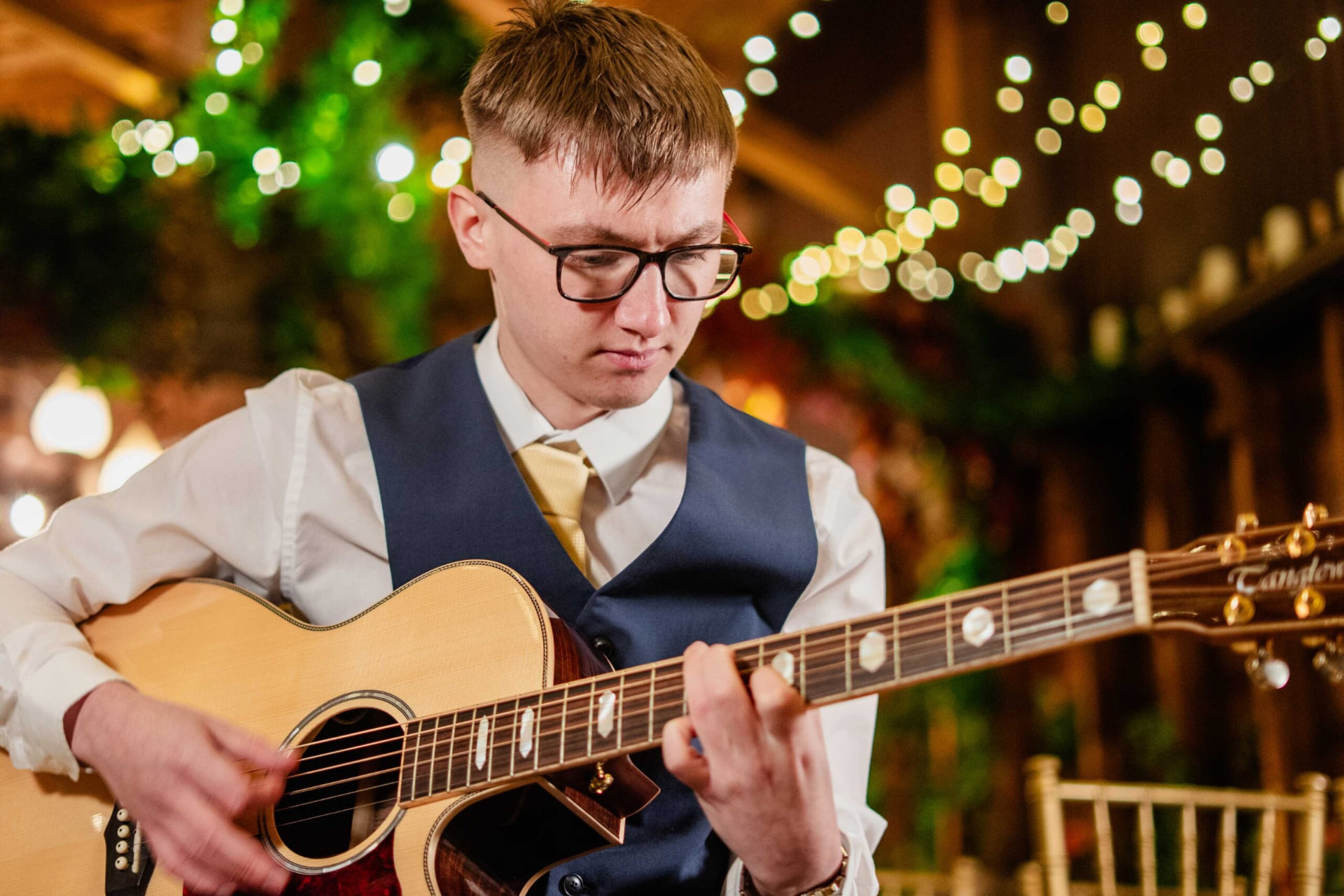 Scott McLean performing live